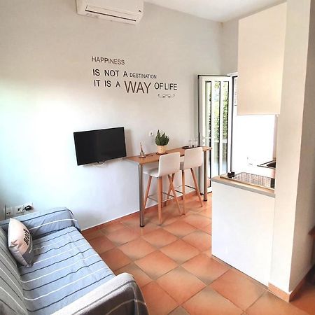 Cozy Seaside Studio In Lemos Vouliagmenis アテネ エクステリア 写真