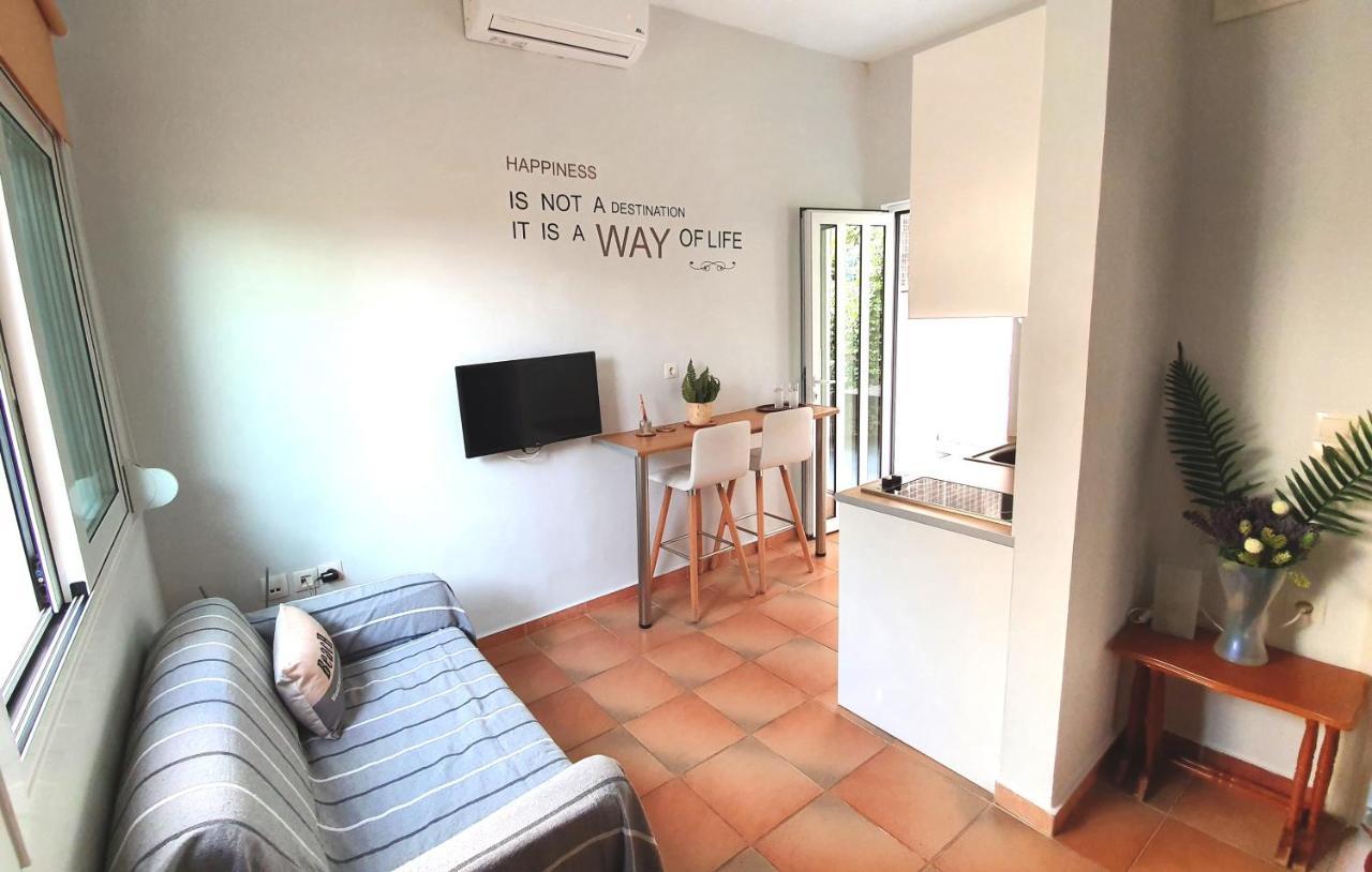 Cozy Seaside Studio In Lemos Vouliagmenis アテネ エクステリア 写真