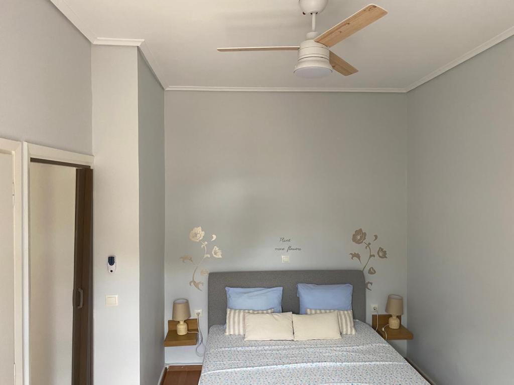 Cozy Seaside Studio In Lemos Vouliagmenis アテネ エクステリア 写真